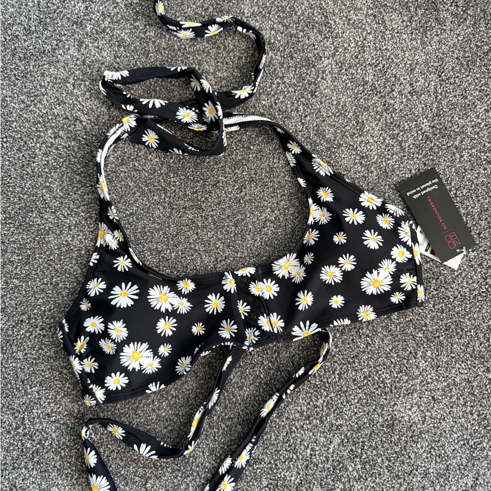 No Boundaries Daisy Floral Print Halter Bikini Swim Top Size Large NOBO